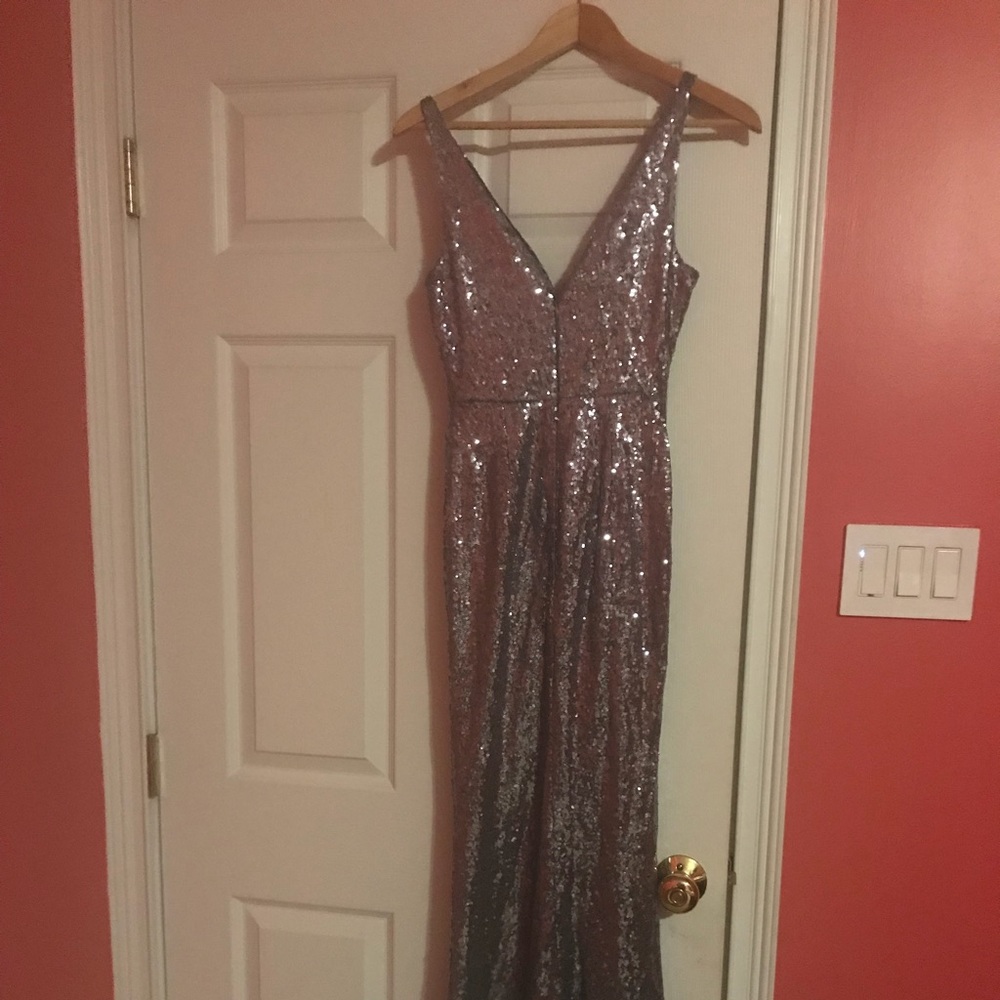 🤩SPARKLY SILVER SEQUIN DRESS🤩 - Picture 4 of 4